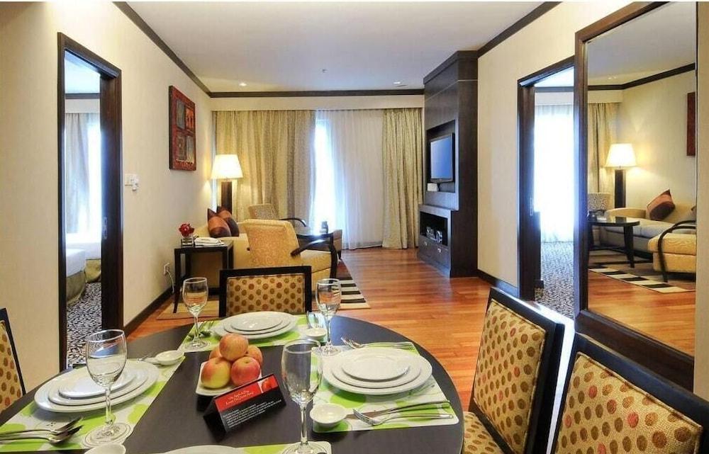 Micasa All Suites Hotel Kuala Lumpur Bagian luar foto A typical suite at the hotel