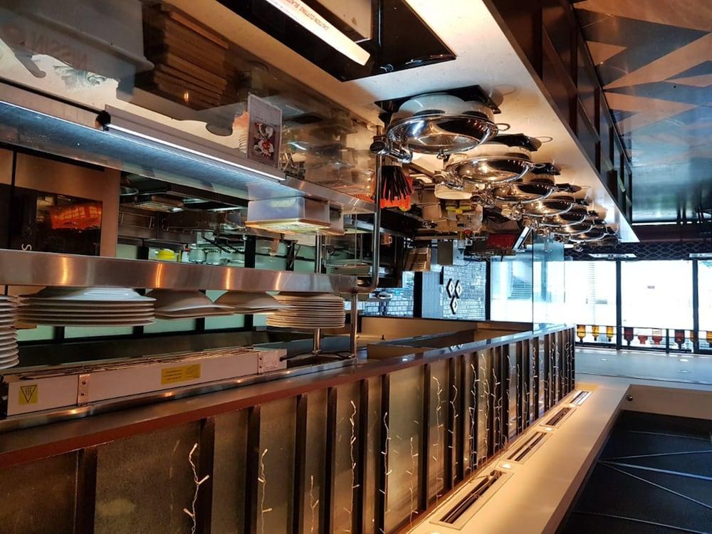 Micasa All Suites Hotel Kuala Lumpur Bagian luar foto The bar at the 101 bar