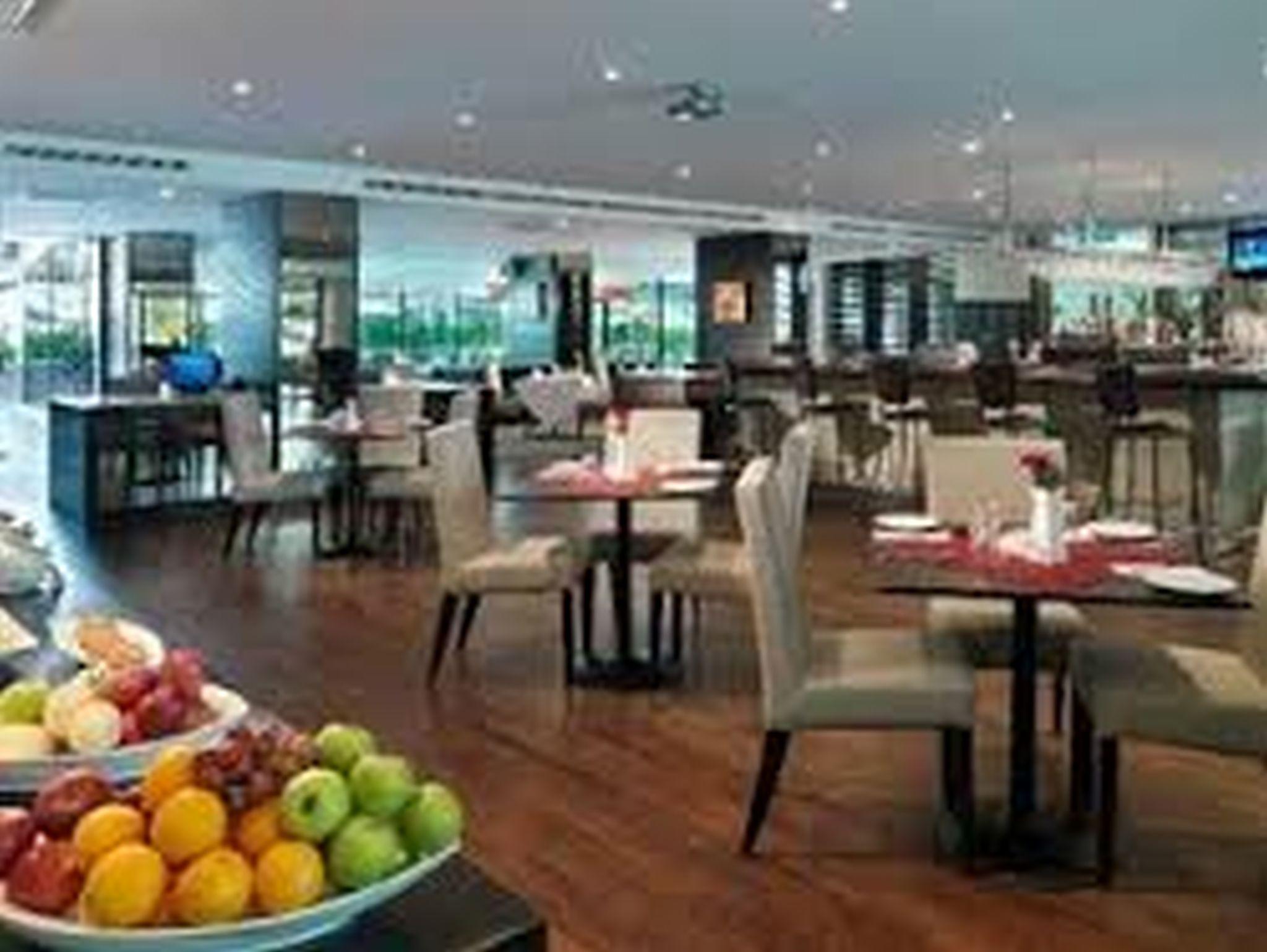 Micasa All Suites Hotel Kuala Lumpur Bagian luar foto The interior of the lounge